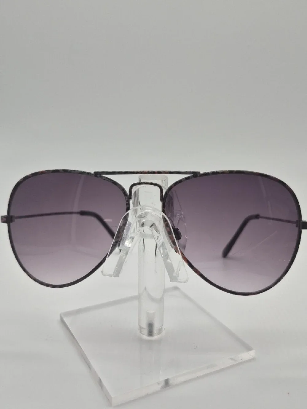 Men's Aviator Sunglasses with Purple Gradient Lenses